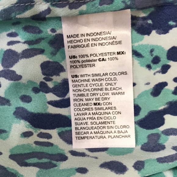 NWT Chico’s Coastal Animal Satin Tank - Picture 14 of 14